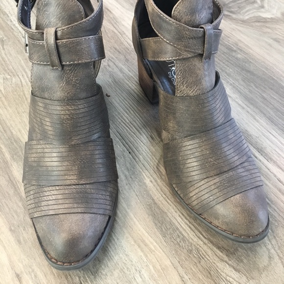 CORKY'S PRANCE BOOTIE BROWN - Picture 2 of 6